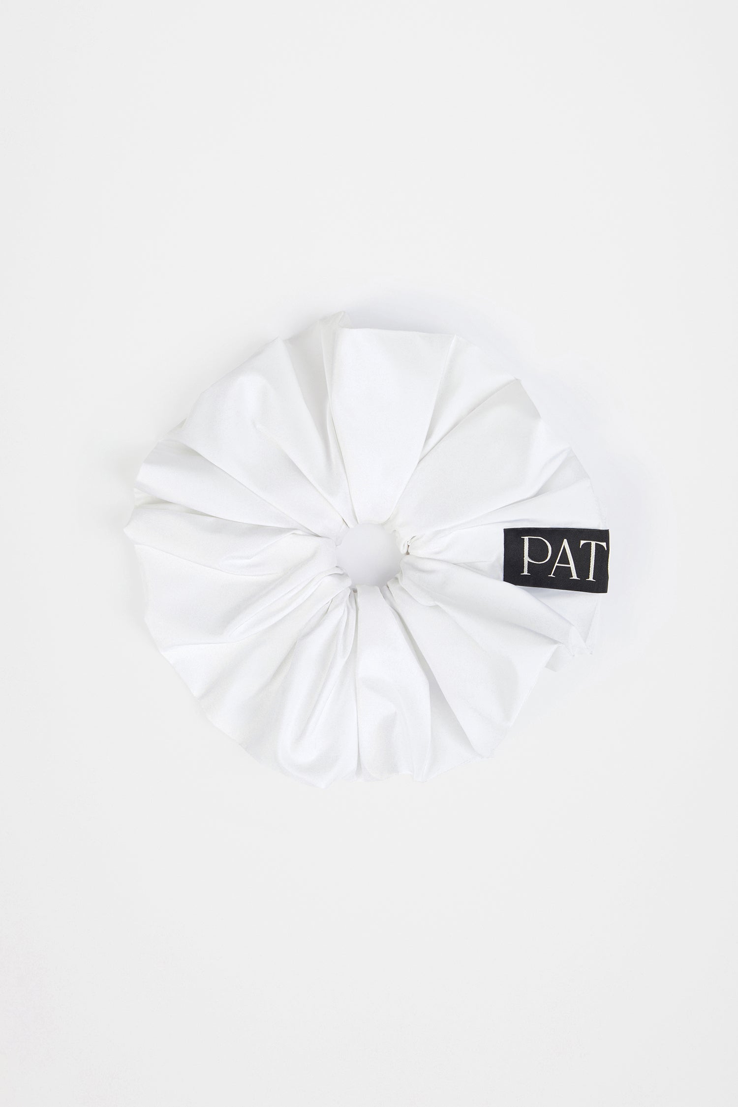Patou - Elastico per cappelli Patou in faille riciclato - White - Lo scrunchie più chic di tutti.Elastico per capelli in faille di poliestere riciclato bianco. Modello oversize. Etichetta Patou.