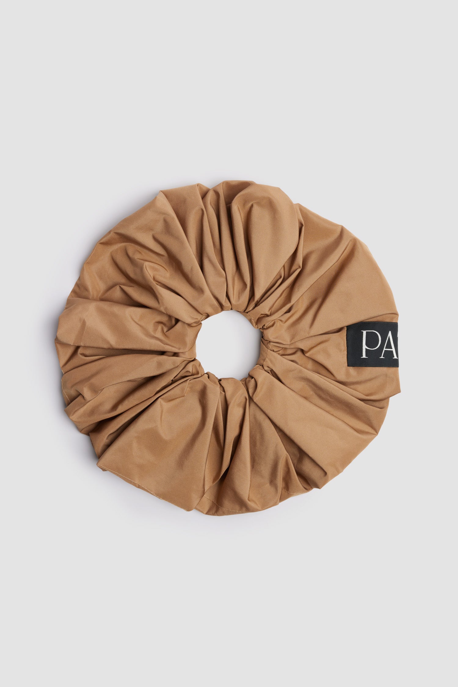 Patou - Large Patou scrunchie in recycled faille - Gray Sand - Sand recycled polyester faille scrunchie. Oversized style. Patou label.