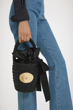 Borsa a secchiello in rafia