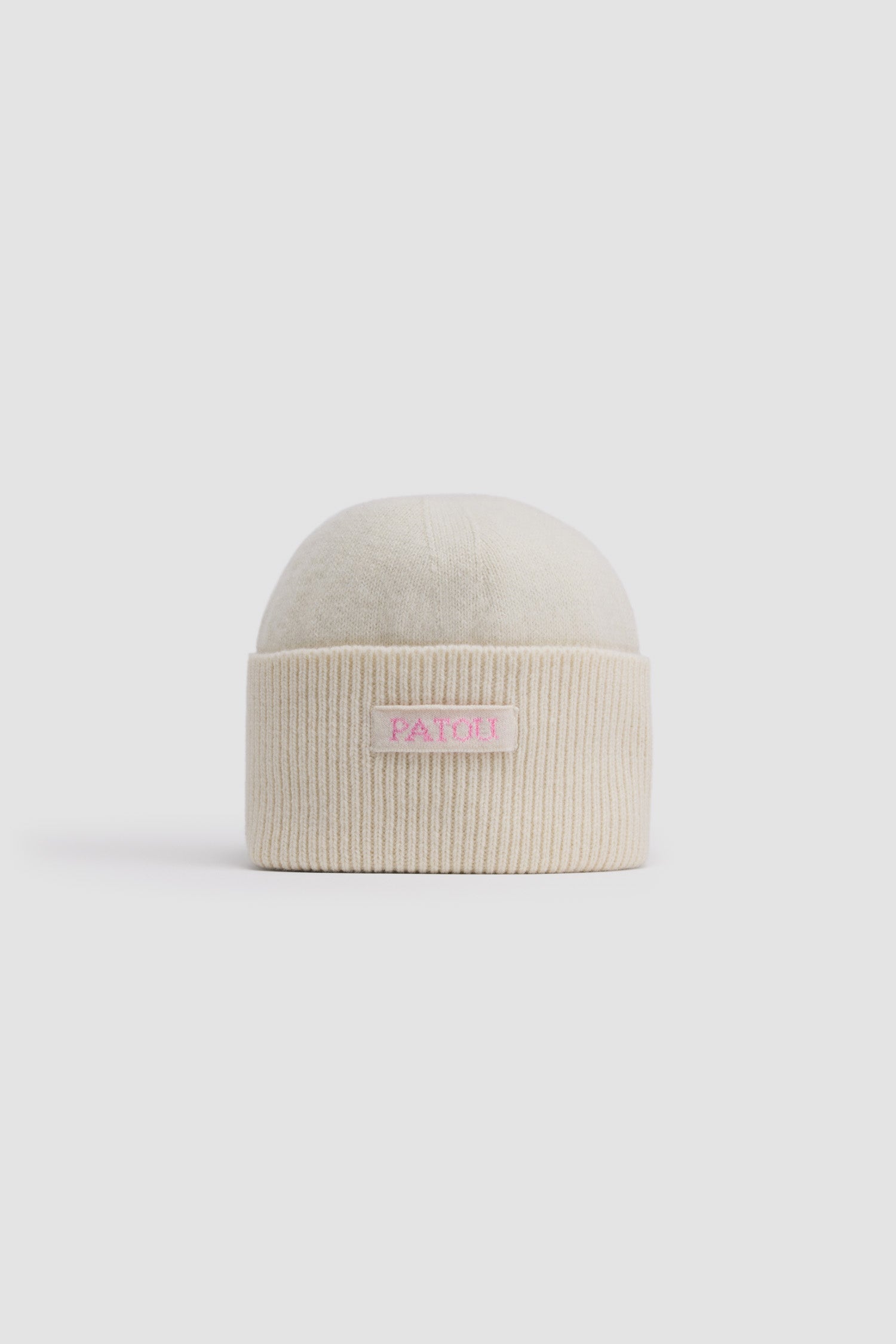 Patou - Cuffia Patou in lana e cachemire ecosostenibile - White - Berretto in misto lana e cashmere ecosostenibile bianco. Maglia classica e a costine. Etichetta Patou sul davanti.