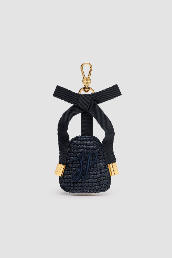 Patou - Schlüsselanhänger aus Raffiabast - Navy Black - Schwarzblauer Schlüsselanhänger aus Raffiabast. Goldfarbener Hakenverschluss mit eingraviertem JP-Monogramm, befestigt an einer farblich passenden Schleife aus Grosgrain mit Metallspitzen. Farblich passende JP-Monogramm-Stickerei. Verdeckter Schlüsselring mit Patou Logogravur. Dieses Produkt wurde von Hand gefertigt.
