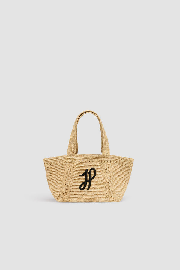 Patou - Kleiner trapezförmiger Patou Shopper mit Logo aus Raffiabast - Vanilla - Shopper aus natürlichem Raffiabast in Vanille. Kleines Modell. Trapezform. Zwei Schulterriemen. Kontrastfarbene JP-Monogramm-Stickerei auf der Vorderseite.Dieses Modell wurde mit viel Liebe von einem unserer in der Ecole des Savoir Faire ausgebildeten Kunsthandwerker von Hand gefertigt.