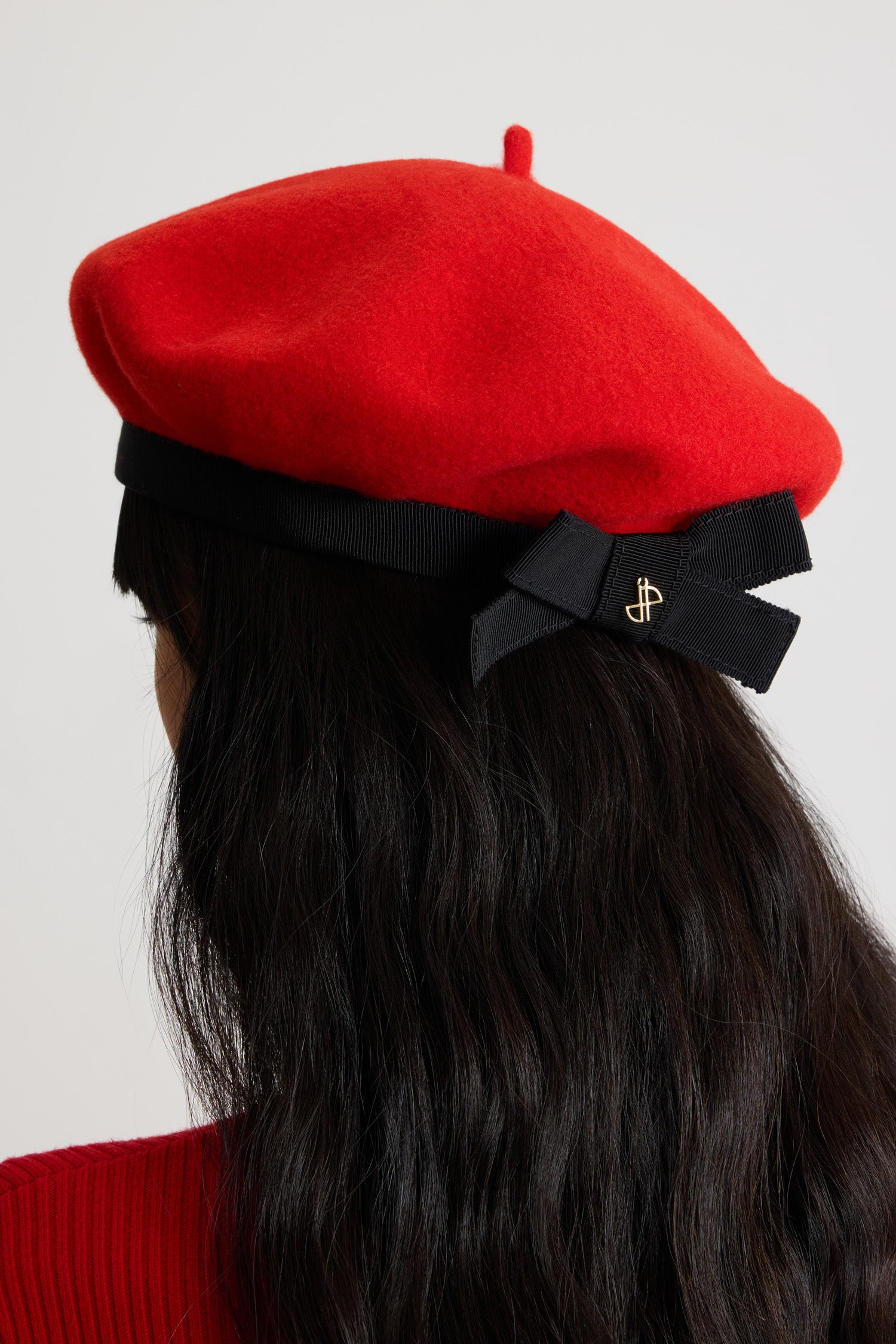 Patou - Basco con grosgrain in feltro di lana - Elixir Red - Cappello in feltro di lana Elixir Red. Basco dal modello classico. Bordo in grosgrain tono su tono con fiocco sul davanti.