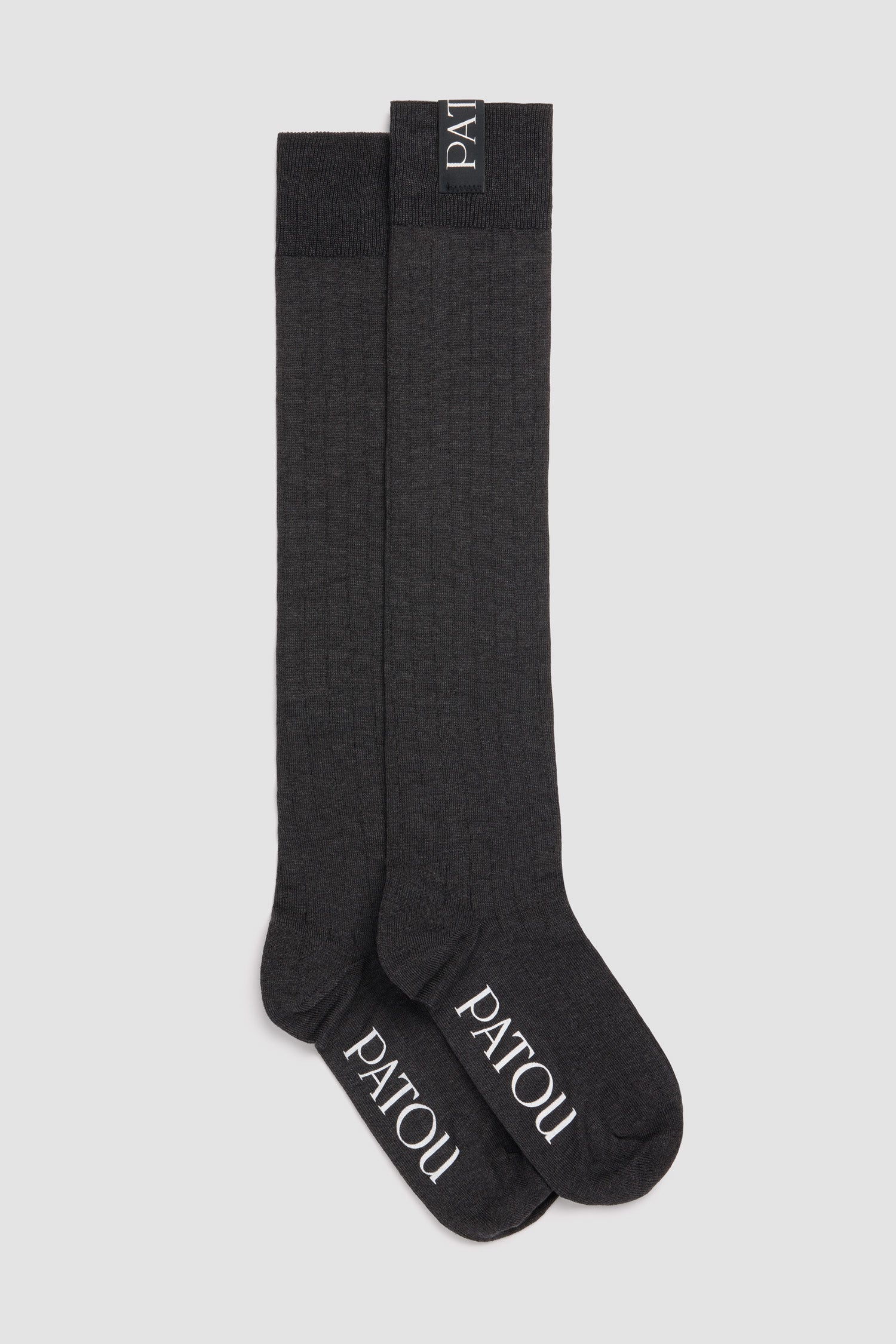 Patou - Calze al ginocchio a costine in misto cotone - Mercury - Calze in misto cotone grigio mercurio. Maglia a costine. Altezza al ginocchio. Etichetta con logo Patou sul risvolto, jacquard con logo Patou sulla suola.