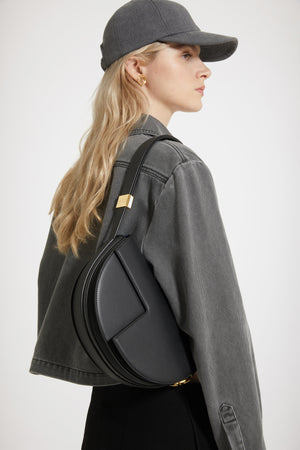 Kurzes Hemd mit Cut-Outs aus Bio-Baumwolldenim
