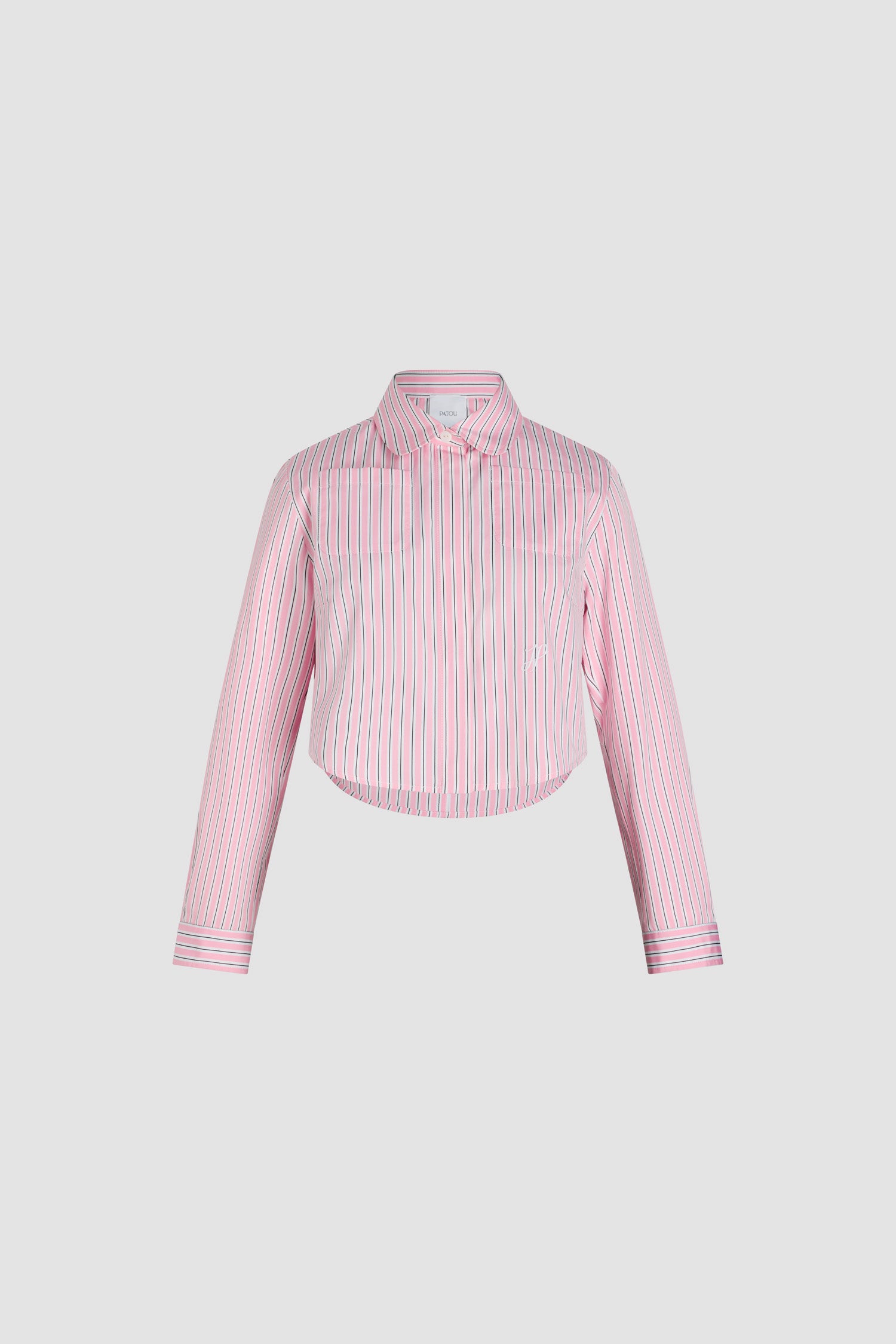 Patou - Kurzes Hemd aus bedrucktem Bio-Baumwollpopeline - Primrose Pink Stripes - Rosafarbenes Hemd aus Bio-Baumwollpopeline. Gestreiftes Muster. Gekürzte Länge. Bubikragen Verdeckte Knopfleiste vorne. Hohe aufgesetzte Brusttaschen. Kurze Ärmel mit geknöpften Manschetten. Aufgesticktes JP-Monogramm auf der Vorderseite.