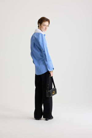 Blouse à col large en popeline de coton bio imprimée