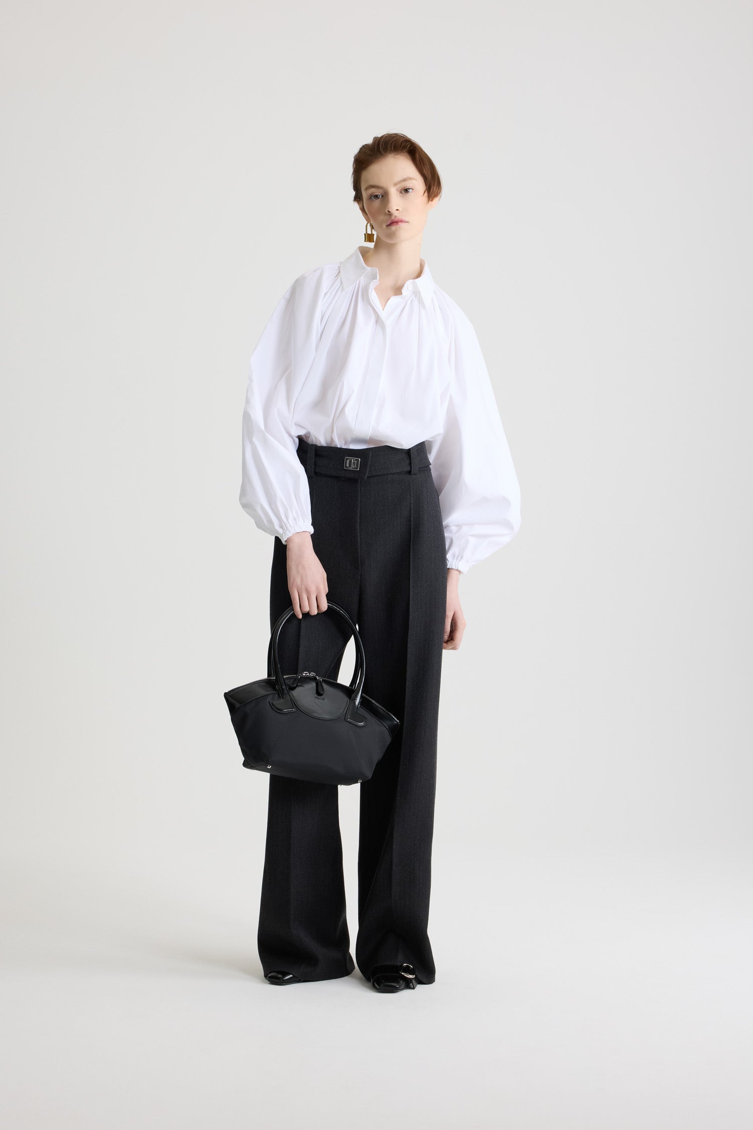 Patou - Bubble blouse in organic cotton poplin - White - White organic cotton blouse. Volume silhouette. Slightly cropped length. Classic shirt collar. Concealed button front fastening. Balloon sleeves with elasticated cuffs. Bubble hem.