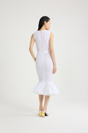 Robe midi smockée à ourlet volanté en faille recyclé