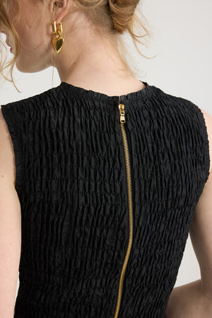 Robe midi smockée à ourlet volanté en faille recyclé