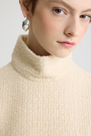 Vestito mini a collo alto in tweed di misto lana sostenibile