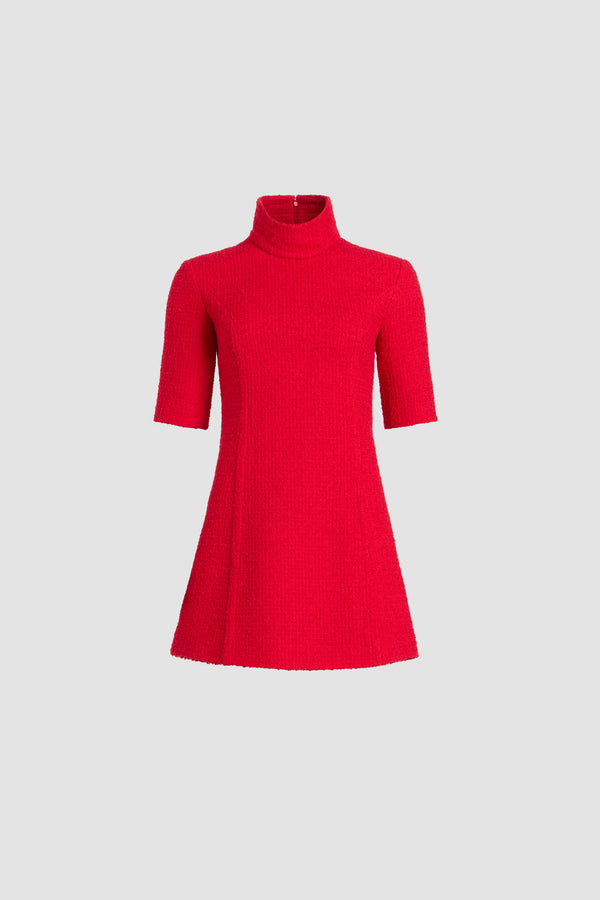 Patou - Robe courte à col montant en tweed de laine mélangée éco-responsable - Scarlet Red - Robe en tweed de laine mélangée éco-responsable rouge écarlate. Modèle court. Col montant. Fermeture par zip au dos. Manches mi-longues. Coutures arrondies à l’avant et à l’arrière. Modèle doublé.