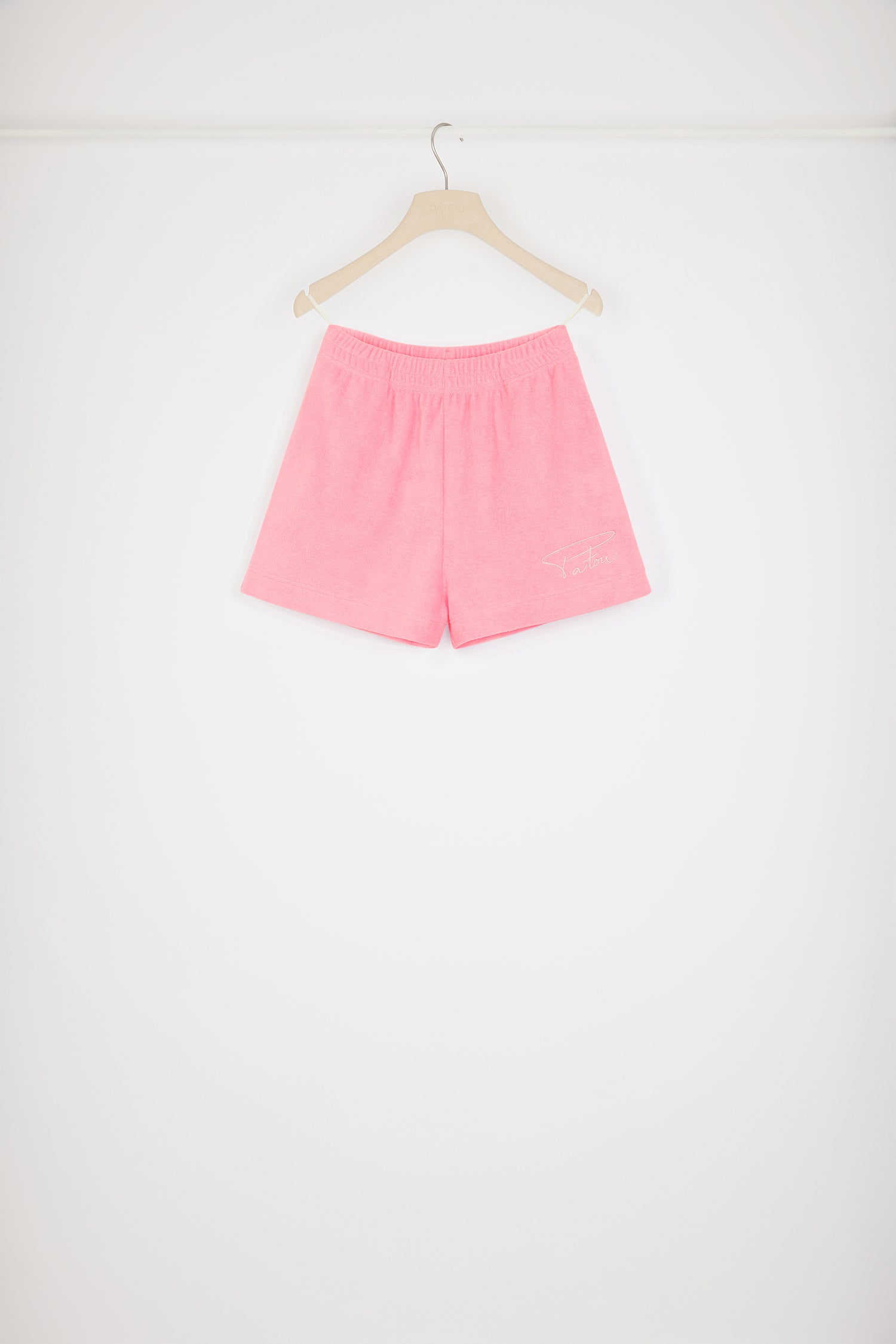 Patou - Pantaloncino in spugna di cotone bio - Pink - La morbidezza in versione estiva.Pantaloncino in spugna di cotone bio rosa. Vita elasticizzata. Tasche laterali. Firma Jean Patou ricamata sul davanti.