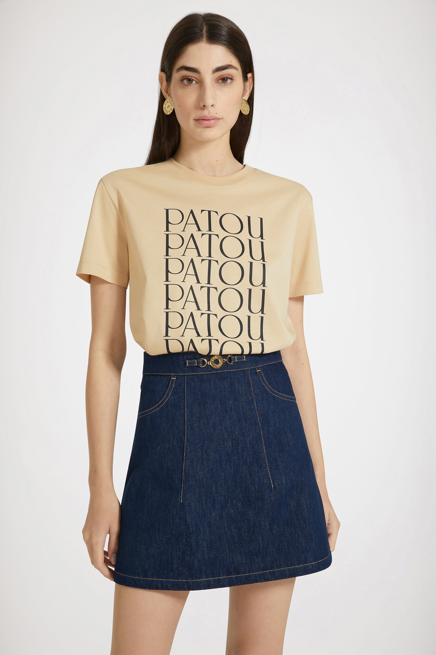 Patou - Patou Patou t-shirt in organic cotton - Beige - Patou! Patou! Patou!Beige organic cotton t-shirt. Regular fit. Crewneck. Multiple Patou logos printed at the front.