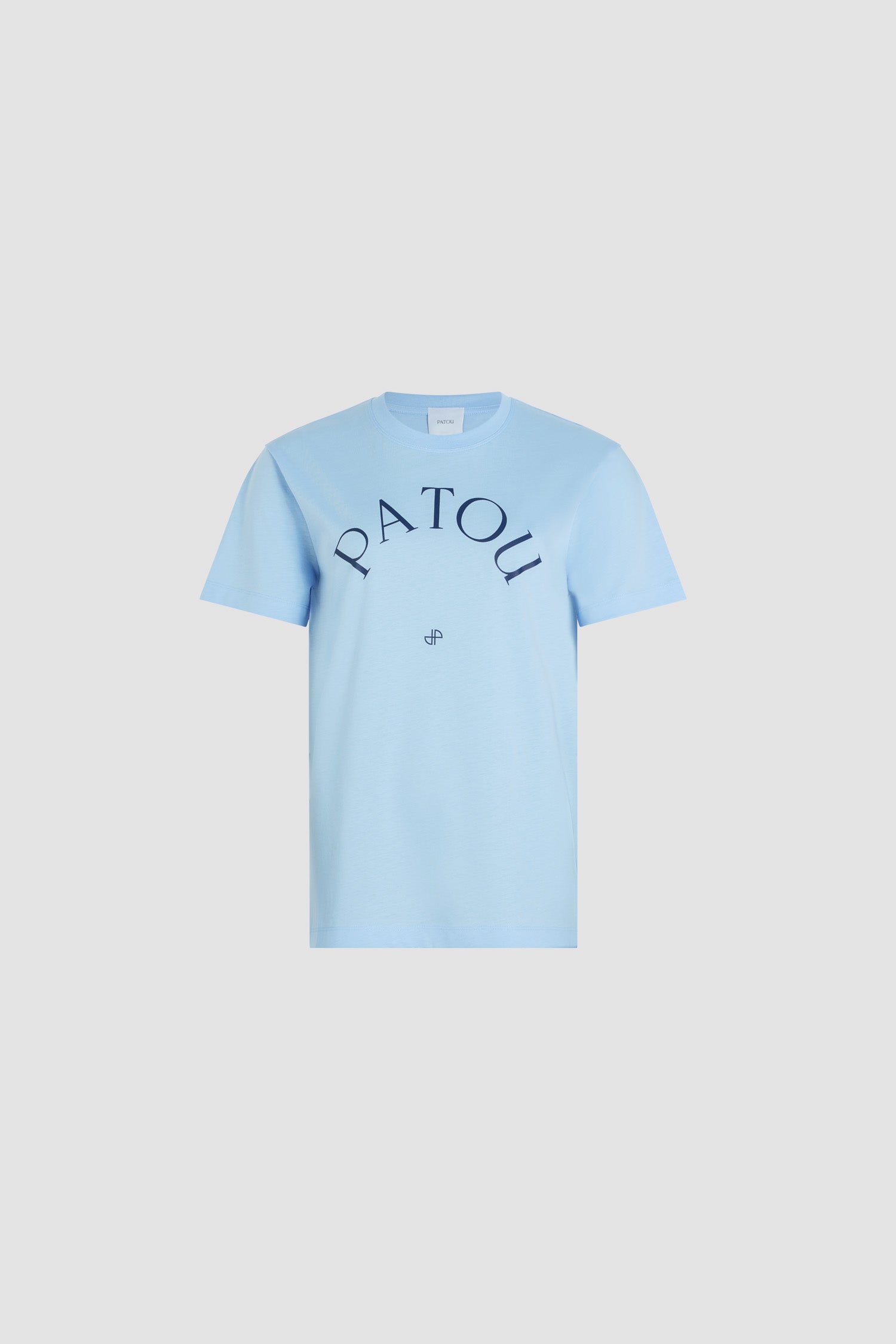 Patou - Maglietta con logo Patou e monogramma JP in cotone bio - Skylight Blue - Maglietta in cotone bio celeste. Collo tondo. Logo Patou e monogramma JP stampati sul davanti.