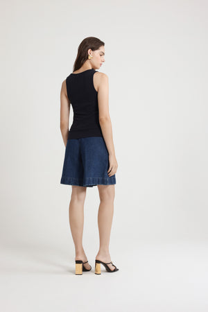 Scoop neck tank in ribbed organic cotton blend