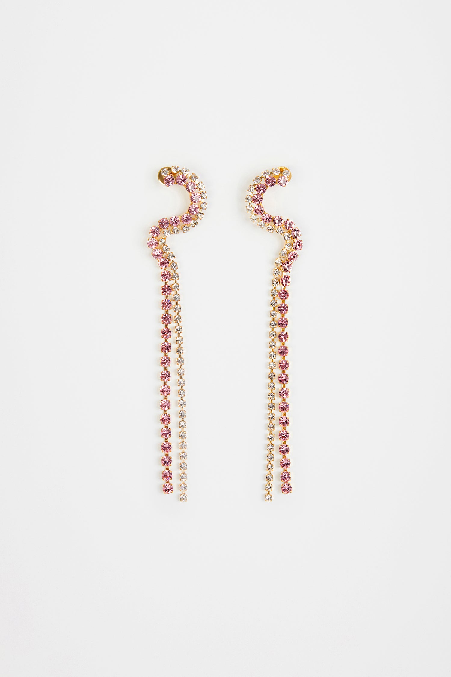 Patou - 크리스털 & 브라스 워터폴 이어링 - Gold Pink - 파투의 최신 이어링에서 폭포가 쏟아져 내립니다.핑크 크리스털 & 골드 톤 브라스 소재. 워터폴 디자인. 피어싱한 귀에 사용하는 버터플라이 잠금.