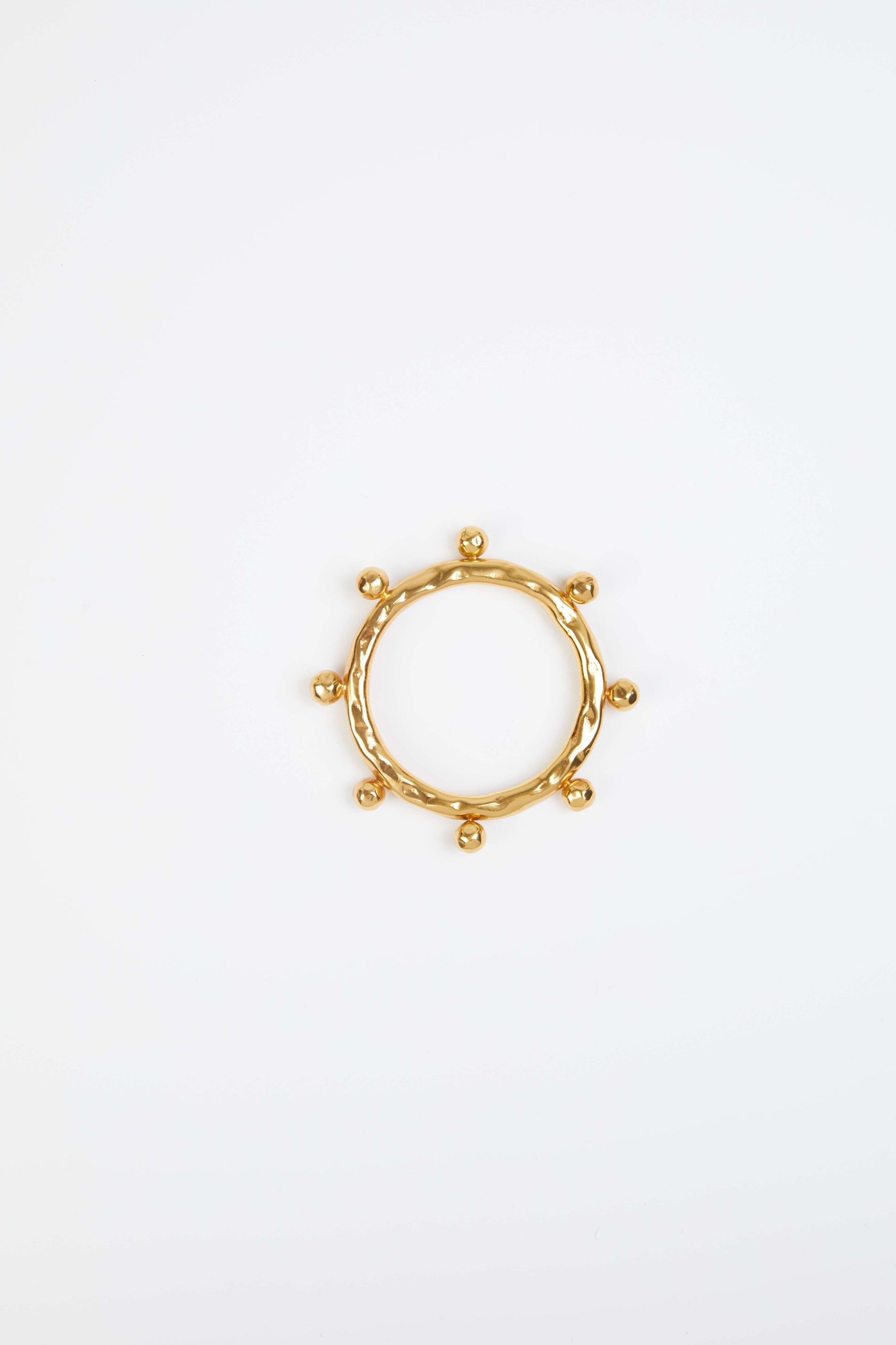 Patou - Bracciale arlesiano in ottone - Gold - Ispirazione arlesienne, reinterpretazione parisienne.Bracciale in ottone dorato. Dettagli sferici.