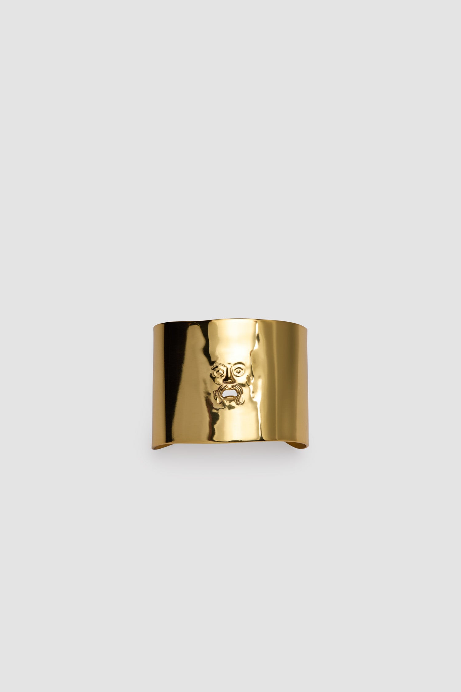 Patou - Bracciale Bocca in ottone - Gold - Una figura antica diventa una signature iconica.Bracciale in ottone dorato. Ritagli ispirati alla Bocca della Verità.