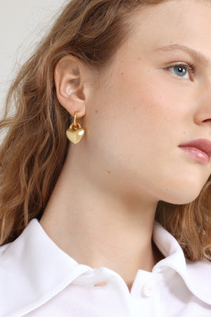 Small heart hoop earrings in gold-plated brass