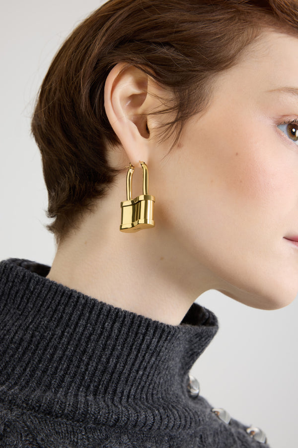 Patou - Kleine Ohrringe in Vorhängeschlossform aus vergoldetem Messing - Gold - Ohrringe aus vergoldetem Messing. Vorhängeschloss-Design. Patou Logo- und JP-Monogrammgravur. Französischer Verschluss für gepiercte Ohren.