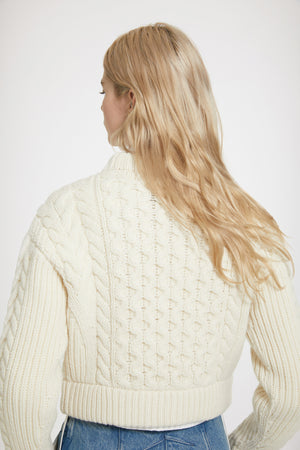 Pullover mit Zopfmuster aus Wolle und Kaschmir