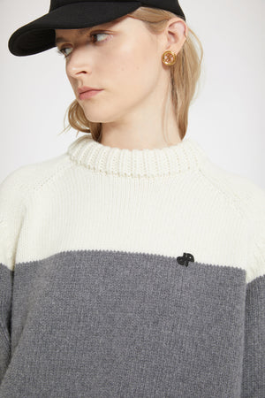 Two-tone jumper in sustainable wool and cashmere