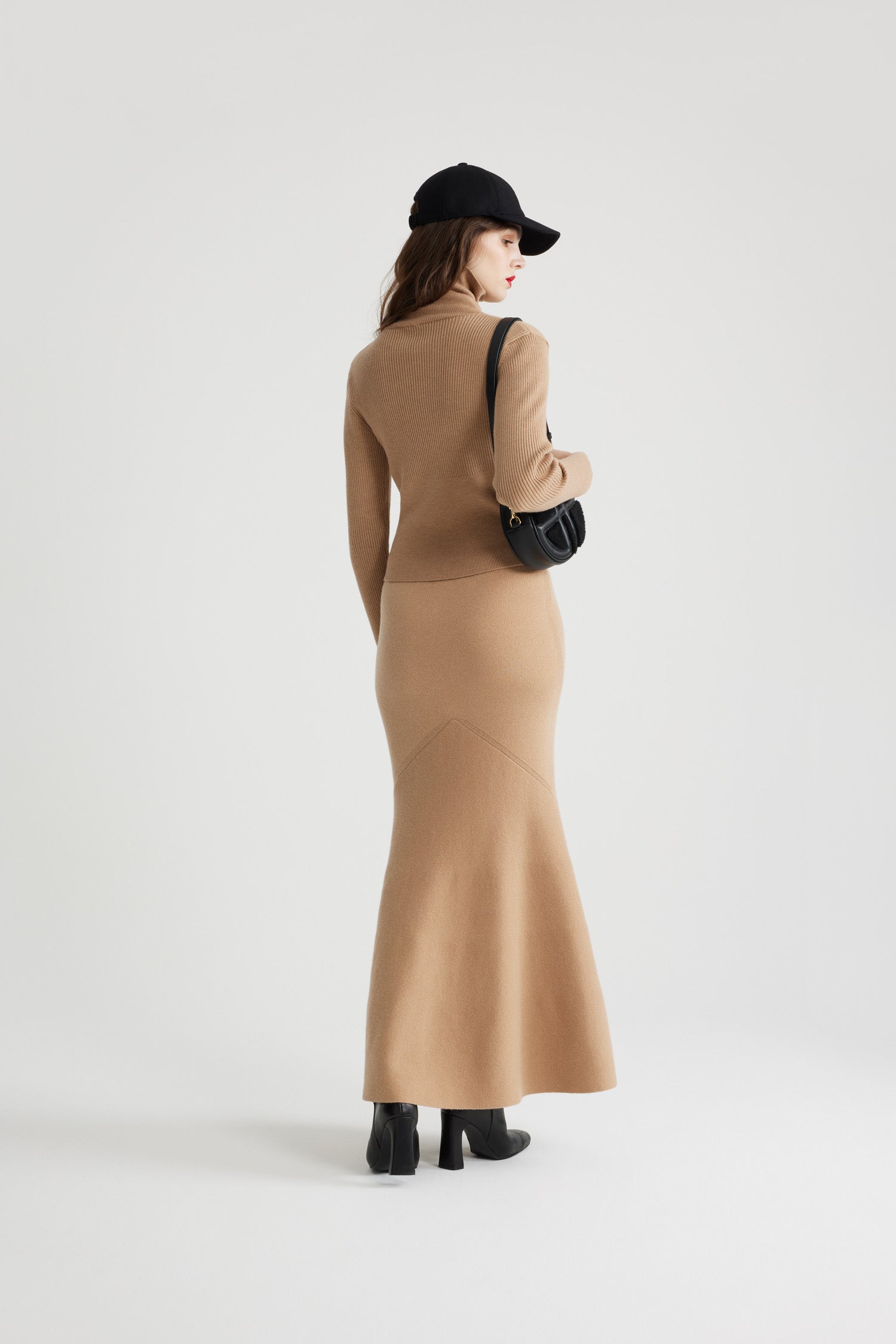 Patou - Ribbed turtleneck jumper in sustainable wool and cashmere - Biscuit - Biscuit beige sustainable wool and cashmere jumper. Mixed ribs. Turtleneck. Patou jacquard label at the front. V cut-out at the cuffs.This style is fitted.