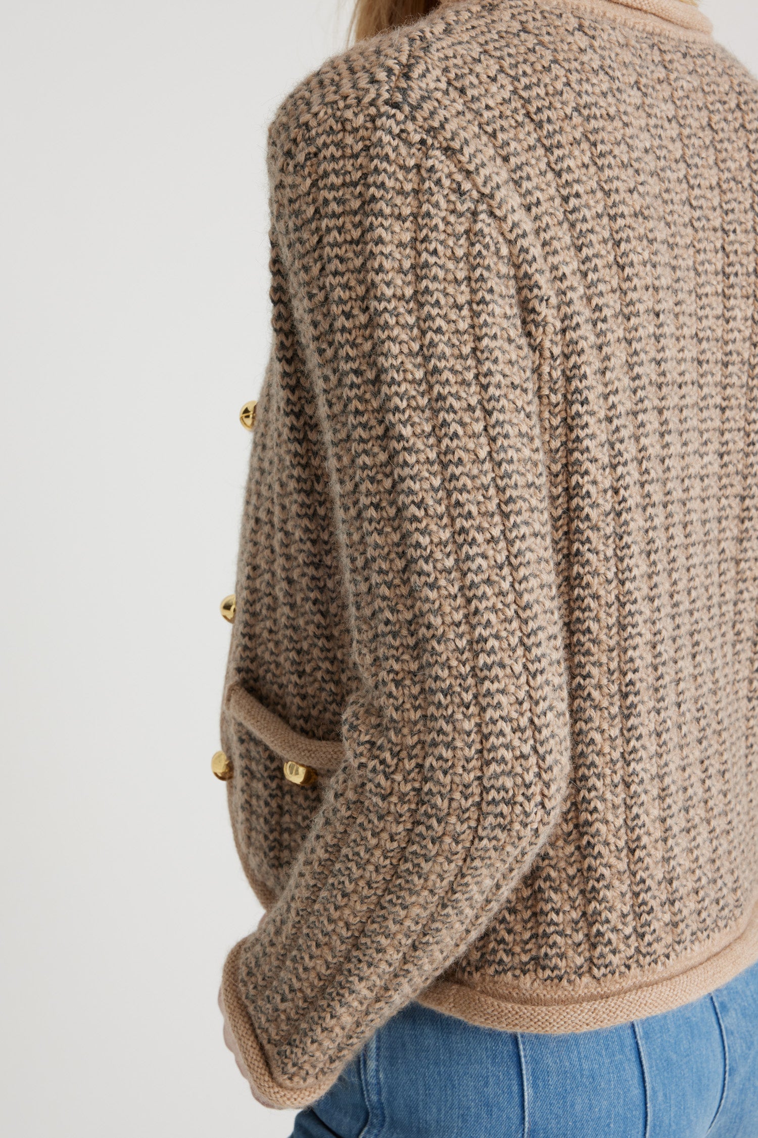 Patou - Fitted jacket in alpaca and organic wool - Angora - Angora beige alpaca and organic wool jacket. Fitted style. Jacket construction. Contrast rolled edges. Gold-tone half-sphere JP buttons. Patch pockets at the front. This style is fitted.