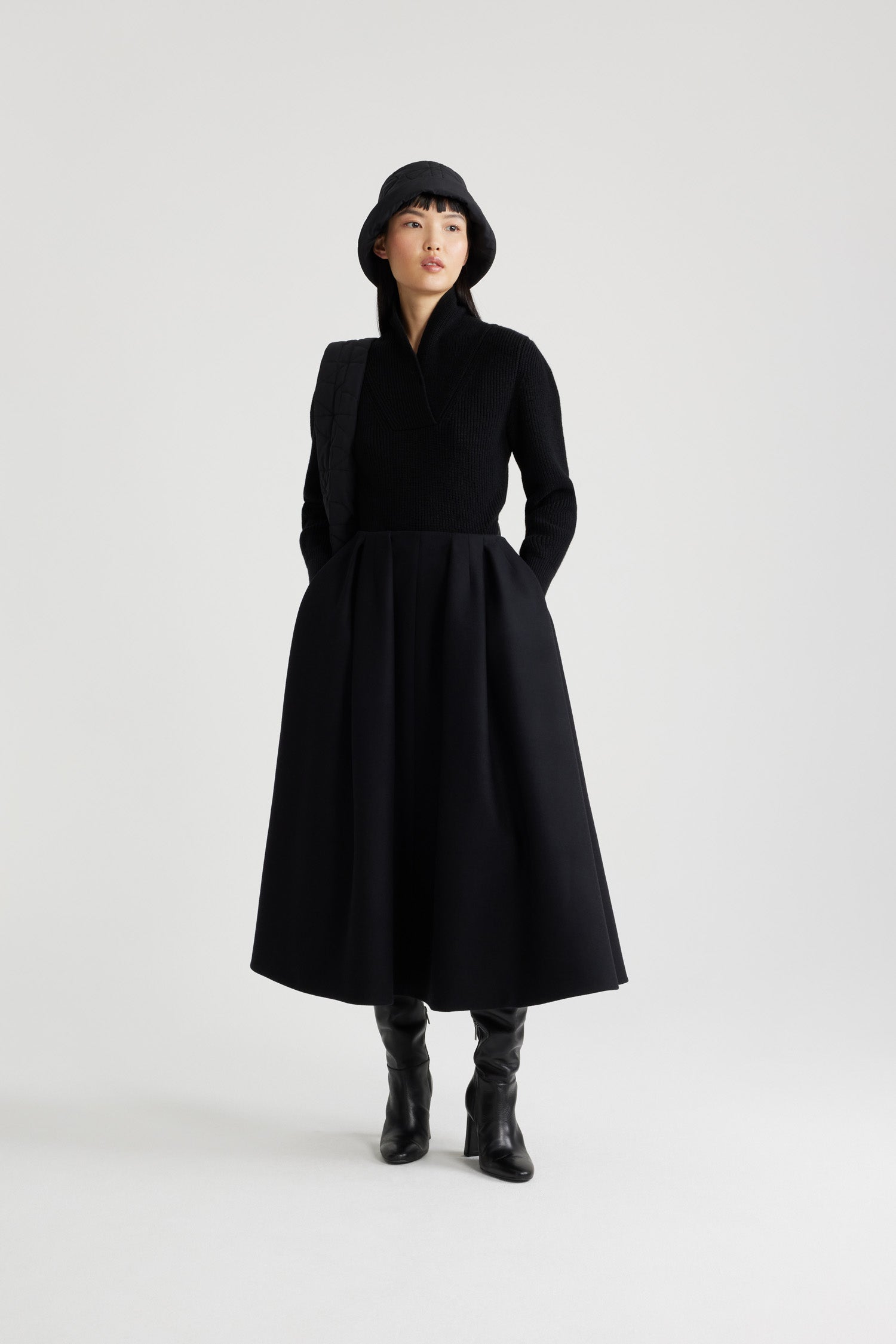 Patou - Wrap collar jumper in sustainable wool and cashmere - Black - Black sustainable wool and cashmere jumper. Fitted silhouette. Wrap neck. V cut-out at the cuffs.This style is fitted.