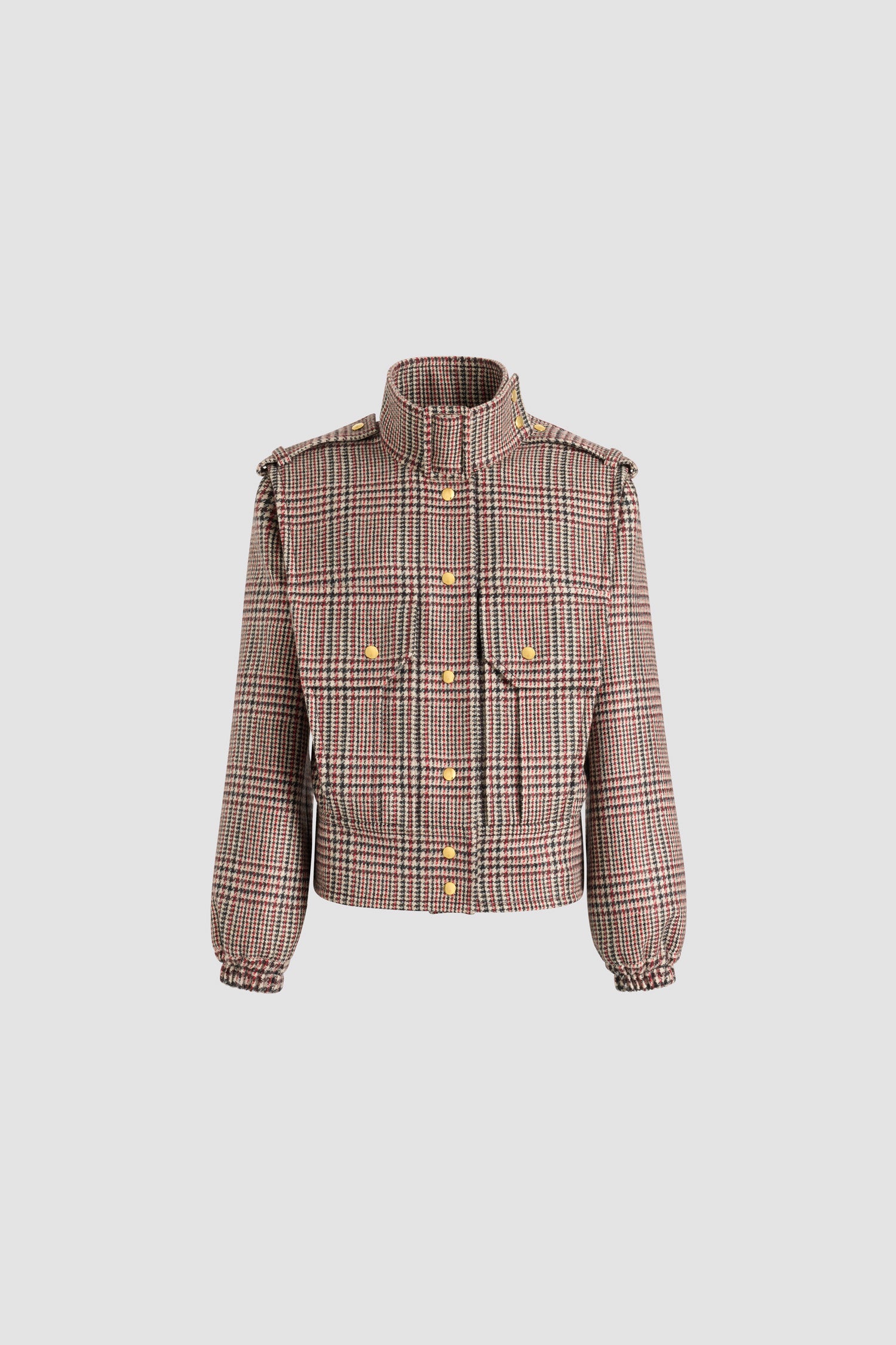 Patou - Bomber sartoriale in flanella di lana sostenibile - Prince Of Wales - Giacca in flanella di lana vergine sostenibile. Motivo principe di Galles. Collo alto con fibbia sul davanti e bottoni a pressione oro incisi con monogramma JP sul lato. Mostrine con bottone sulle spalle. Chiusura sul davanti con bottoni a pressione oro incisi con monogramma JP. Tasche con pattina e bottone. Polsini elasticizzati. Passanti per cintura.