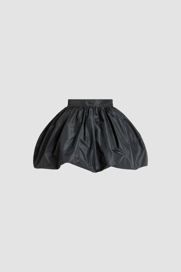 Patou - Mini jupe boule en faille recyclée - Black - Jupe en faille de polyester recyclé noir. Modèle court. Silhouette volumineuse et bouffante. Taille haute. Fermeture par zip.