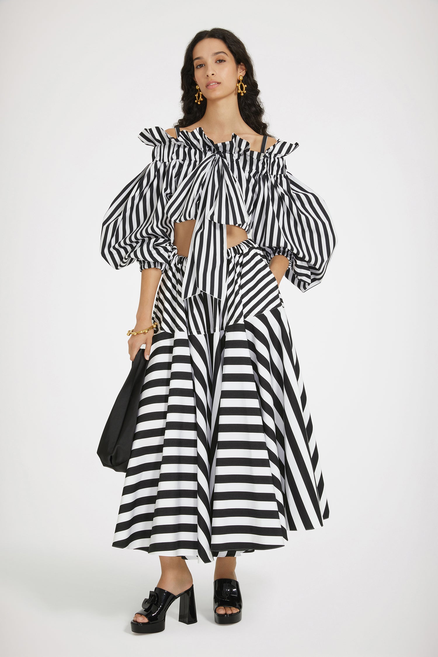 Patou - 프린트 코튼 맥시 스커트 - Mix Black Large Stripes - 파투의 매력이 드러나는 볼륨감을 느껴보세요!블랙 및 화이트 컬러의 코튼 포플린 소재. 다양한 스트라이프 조합. 하이 웨이스트. 맥시 길이. 풍성한 볼륨감. 신축성 있는 허리 부분. 심 포켓.