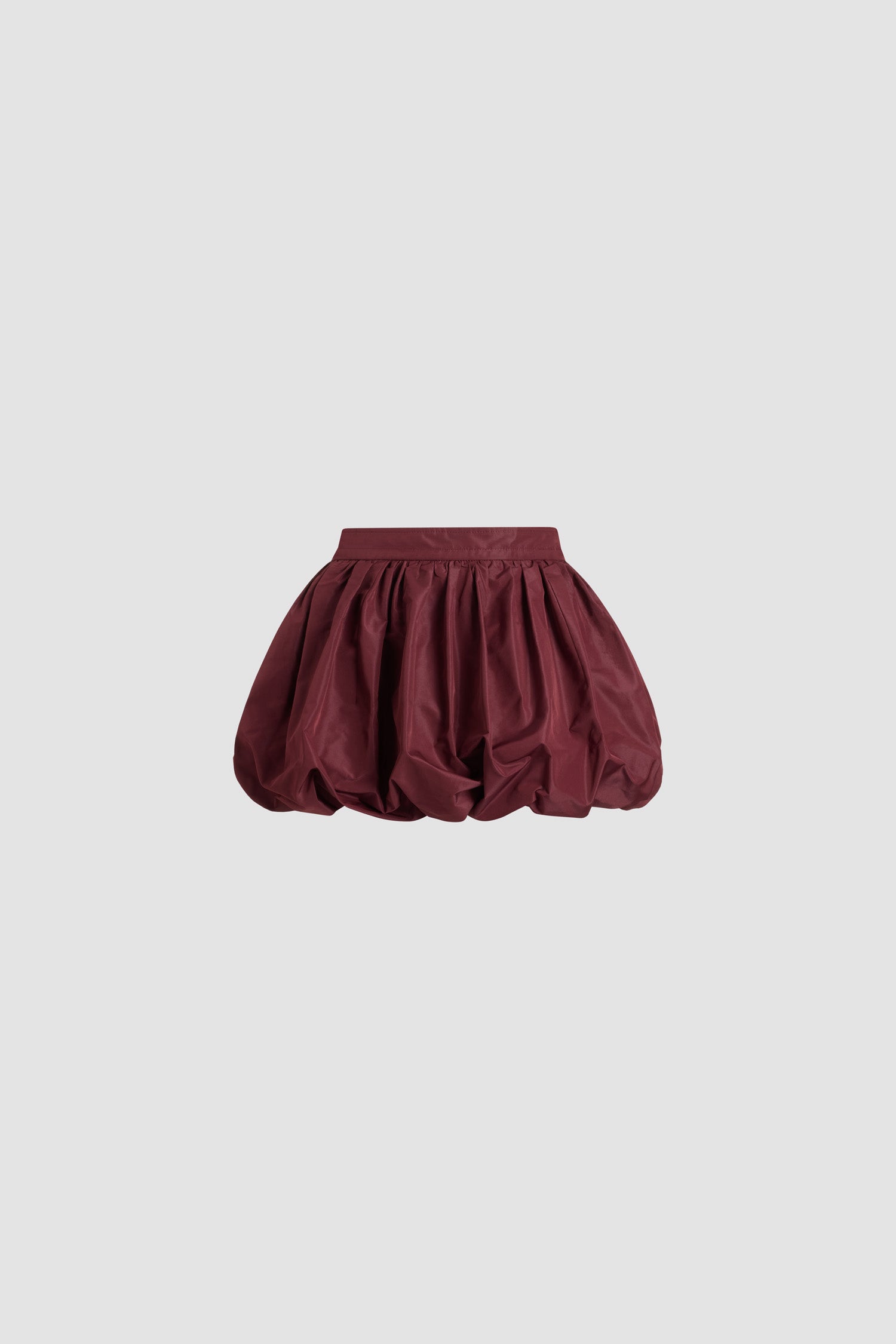 Patou - Minigonna a palloncino in faille riciclato - Vignola - Gonna in faille di poliestere riciclato bordeaux Vignola. Modello corto. Silhouette molto voluminosa che può essere enfatizzata. Vita alta. Chiusura con zip. Tasche sui lati.
