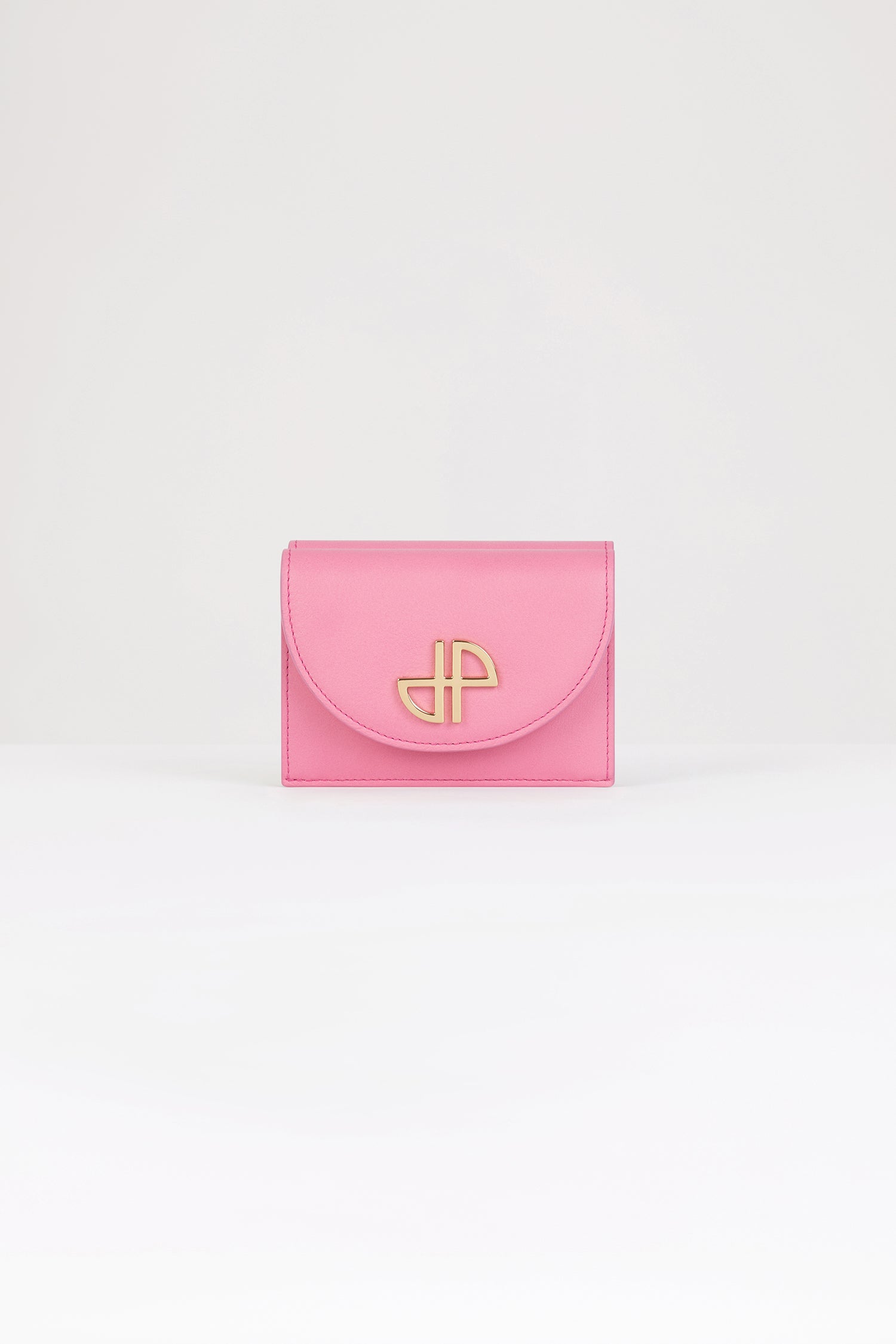 Patou - JP wallet in leather - Pink - Treat your personal belongings to a touch of Patou.Pink leather cardholder. Gold-tone JP at the front. Snap button fastening. Multiple card slots and pockets, one large pocket for notes. JP cut-out and gold embossed Patou inside.