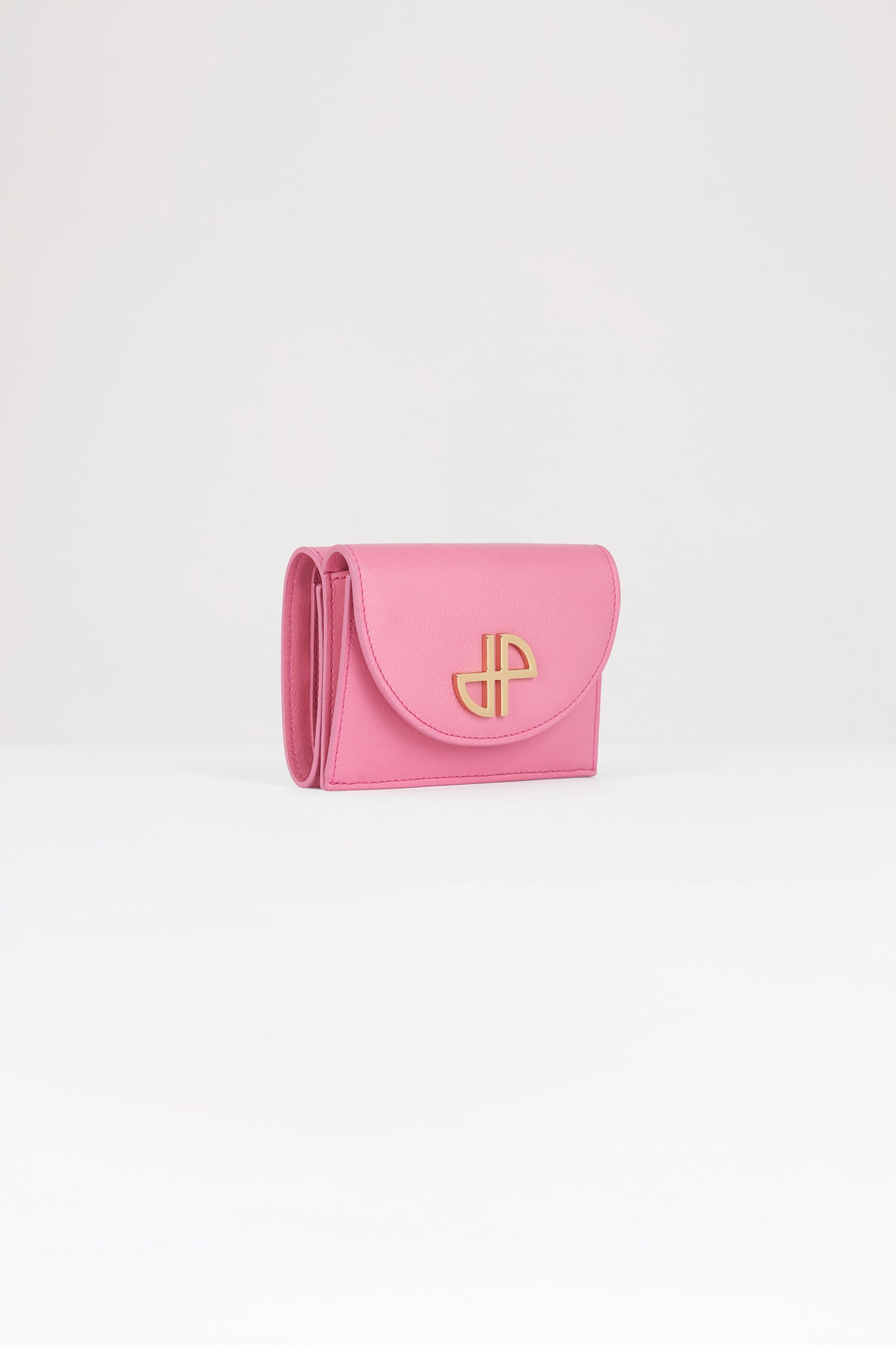 Patou - JP wallet in leather - Pink - Treat your personal belongings to a touch of Patou.Pink leather cardholder. Gold-tone JP at the front. Snap button fastening. Multiple card slots and pockets, one large pocket for notes. JP cut-out and gold embossed Patou inside.