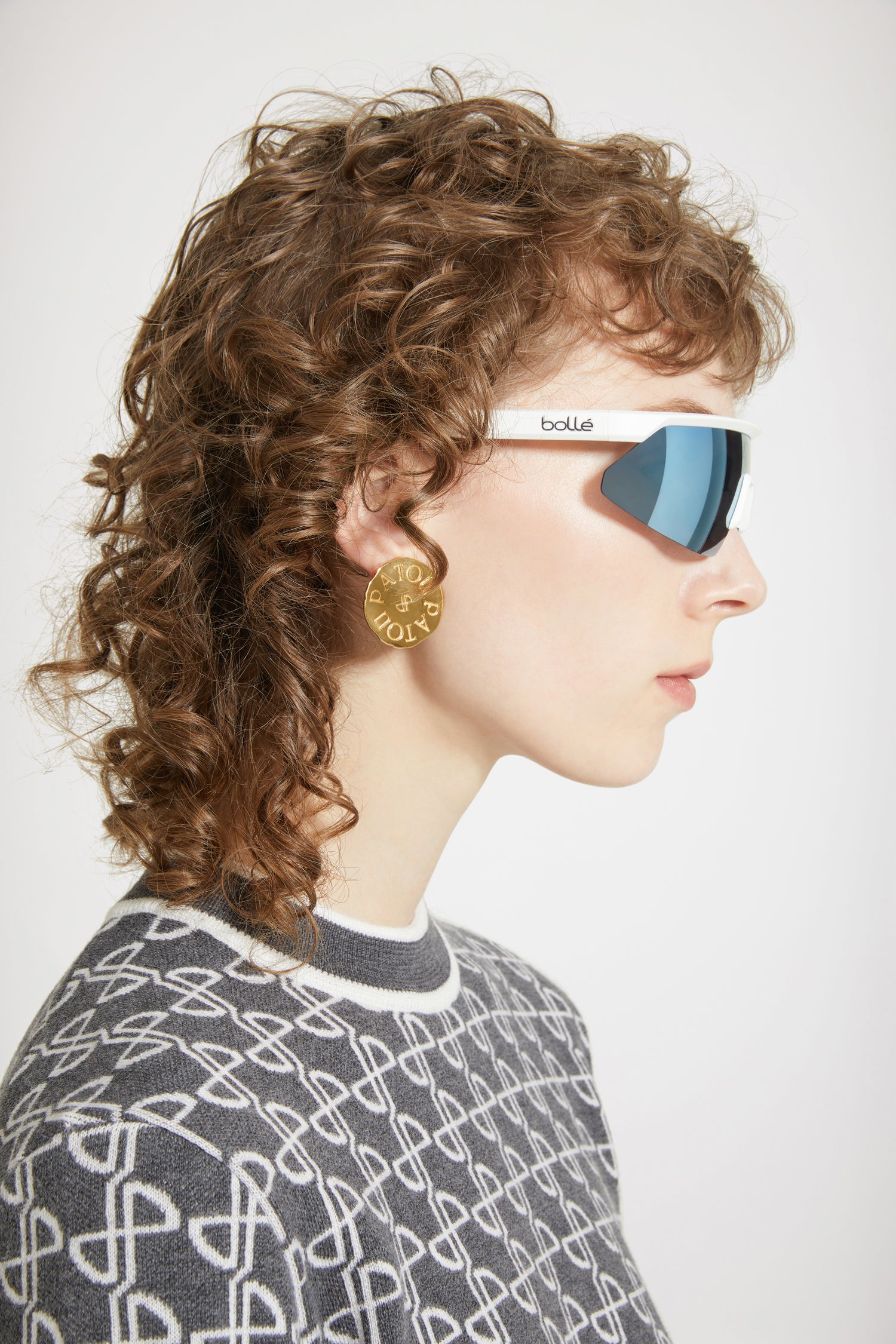 Patou - Patou x Bollé sunglasses - Avalanche - Seeing life through high-performance lens glasses.Avalanche white sunglasses. From an exclusive collaboration with performance eyewear experts Bollé. Anti-reflection UV 400 lenses. Visual Light Transmission: 11-13%. Ultra-lightweight and ajustable frame. Mirror effect. Patou logo at the front, Bollé logo at the side.