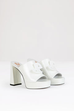 GLOSSY ANITA x Bettina Vermillon