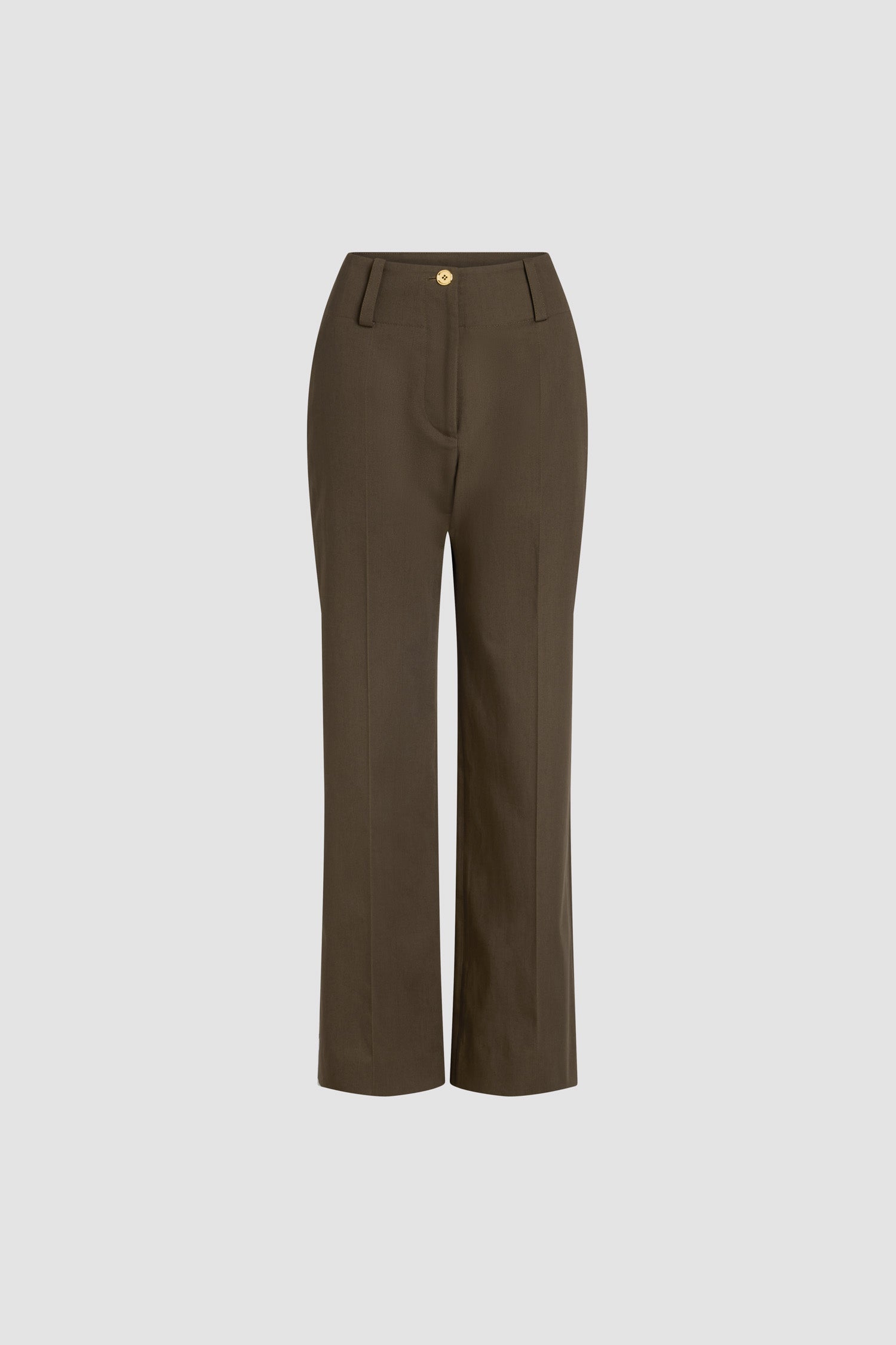 Patou - Hose mit breiter Taille aus Bio-Baumwollgabardine - Java Brown - Braune Hose aus Bio-Baumwollgabardine. Mittelhohe bis niedrige Leibhöhe. Gerades Bein. Gürtelschlaufen. Goldfarbener Knopf mit JP-Monogramm-Gravur und verdeckter Reißverschluss vorne. Seitentaschen. Bügelfalten auf der Vorderseite.