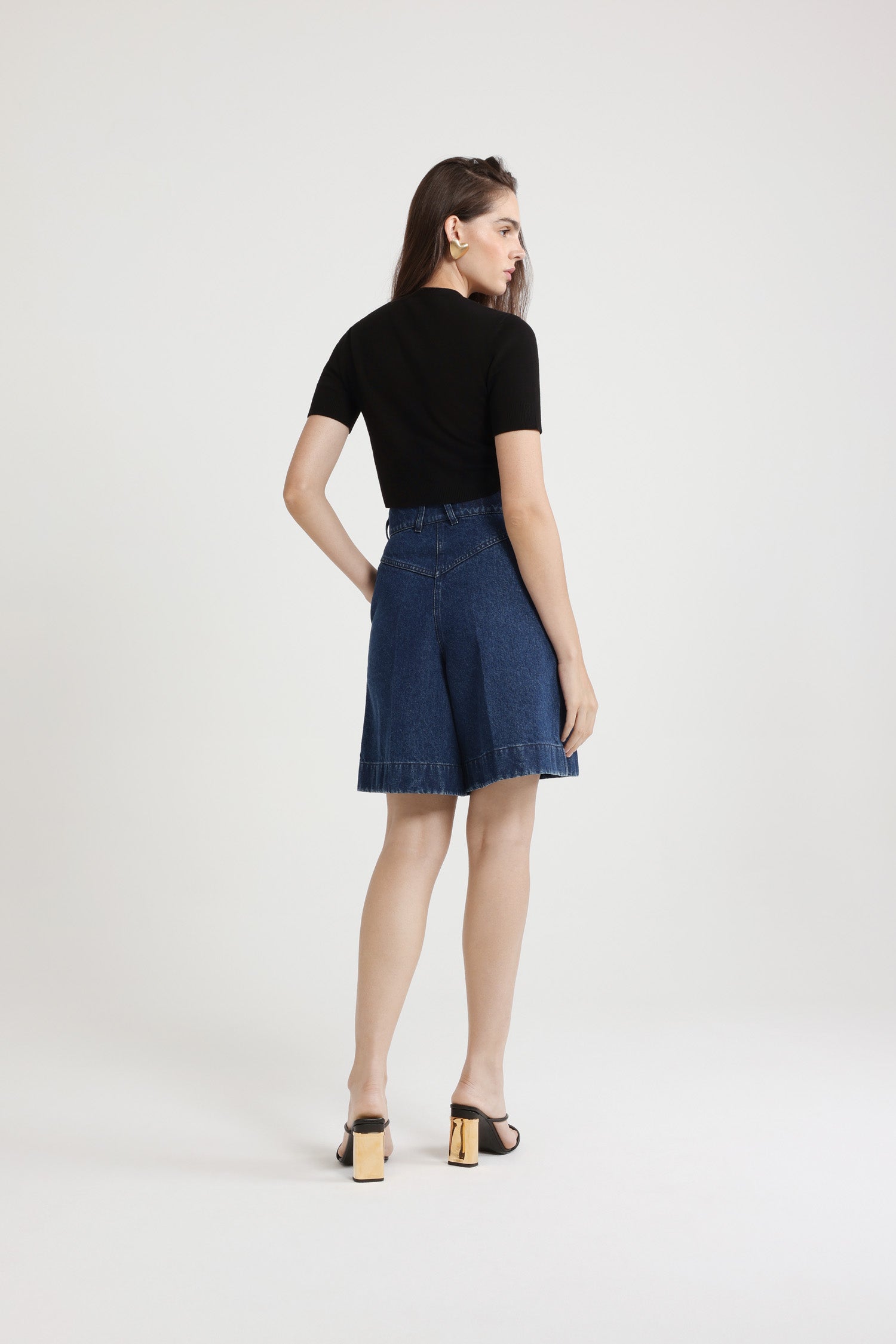 Patou - Bermudas in cotton denim - Ink Blue - Ink Blue cotton denim bermudas. High rise. Belt loops. Fastens via a gold-tone Patou logo-engraved button and concealed zip at the front. Pockets at the sides.
