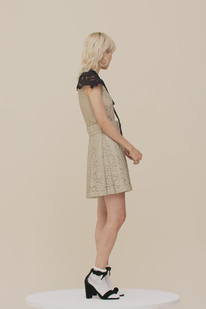 Robe courte plissée en dentelle éco-responsable