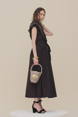 Embroidered collar in organic cotton