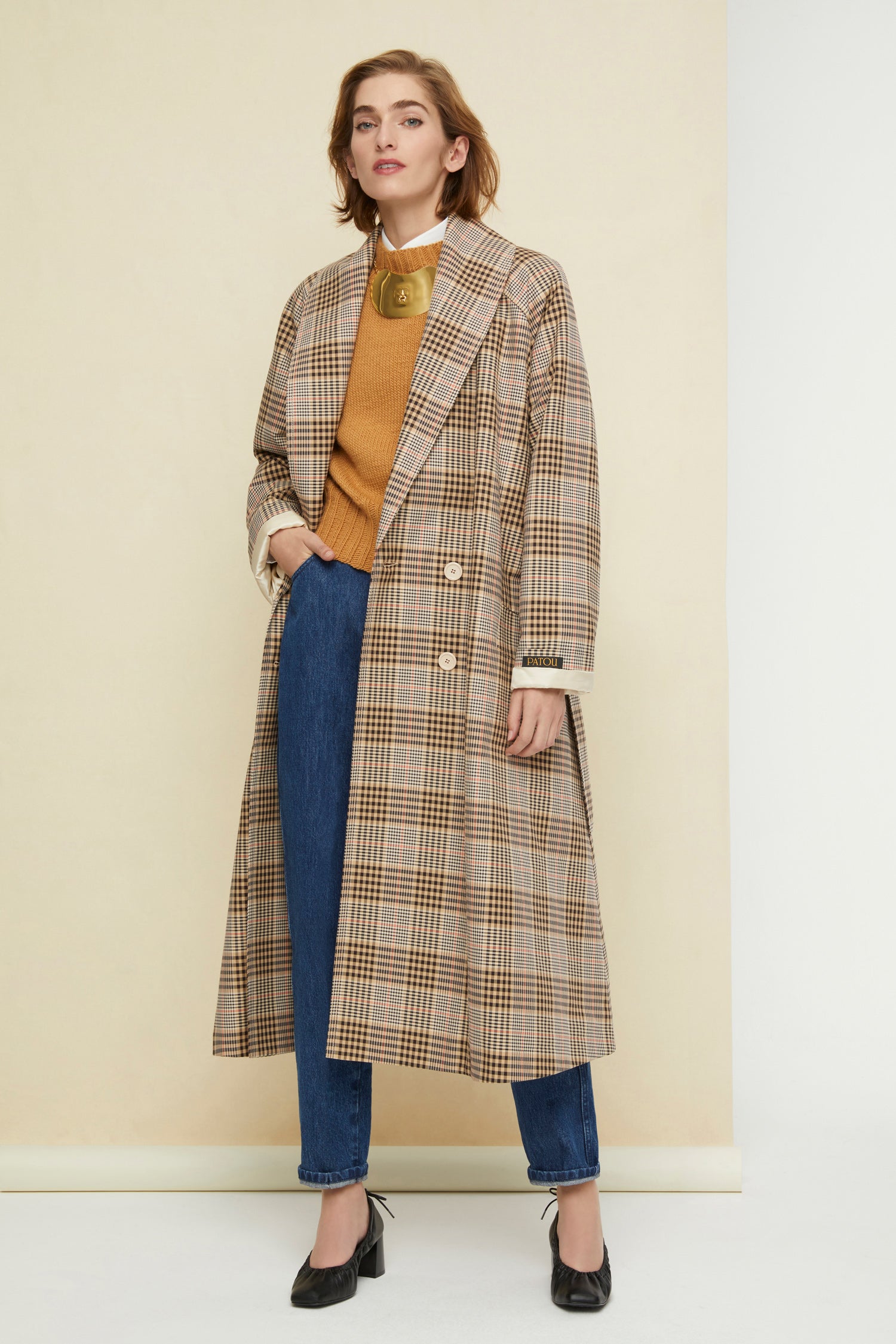 Patou - Tartan gabardine trenchcoat - Tartan - New tartan revamps a classic silhouette.Signature Patou trenchcoat in tartan cotton gabardine. Double-breasted style with a slight A-line silhouette. Button fastening and belted waist. Two pockets at the sides.