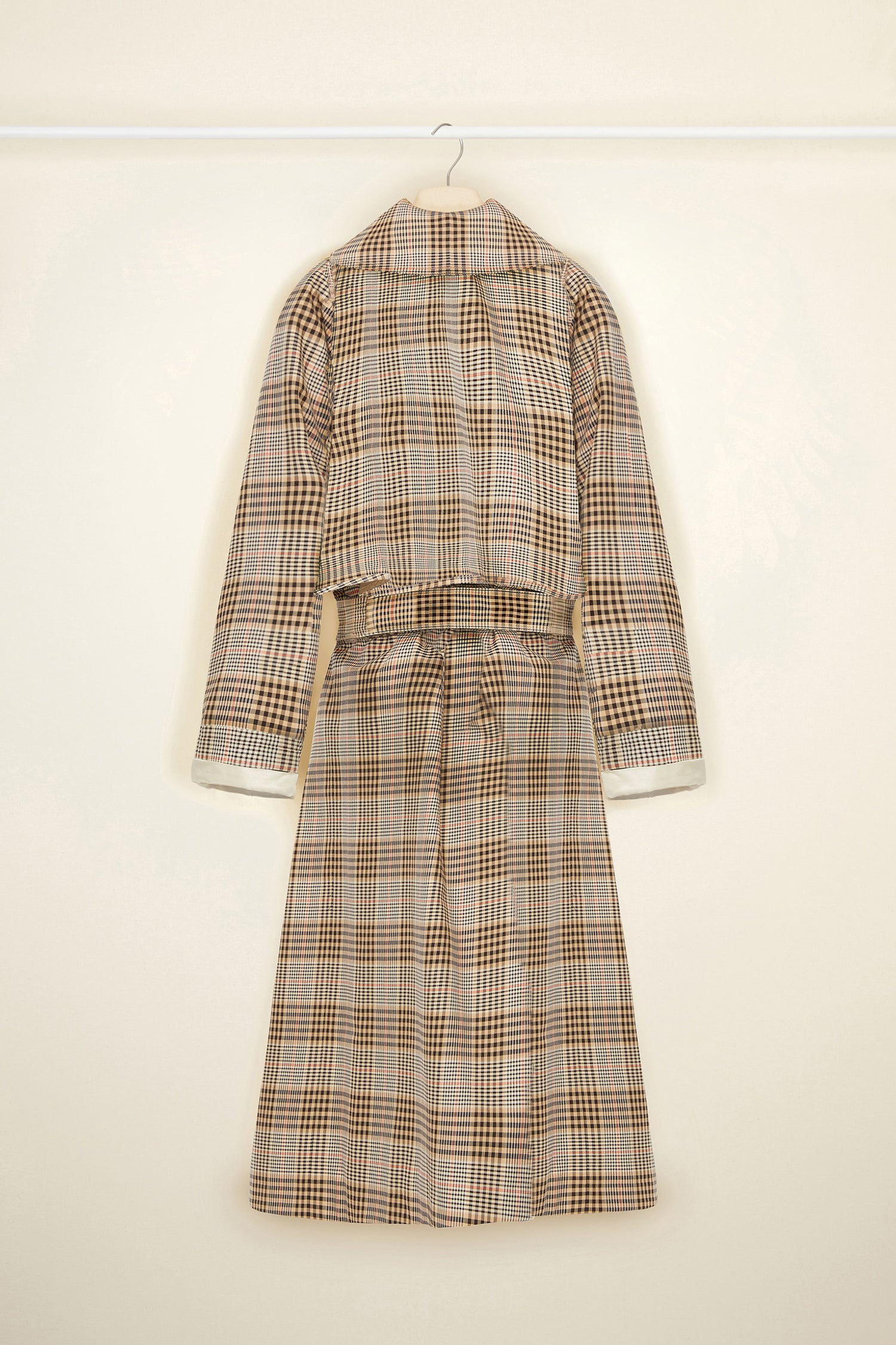 Patou - Tartan gabardine trenchcoat - Tartan - New tartan revamps a classic silhouette.Signature Patou trenchcoat in tartan cotton gabardine. Double-breasted style with a slight A-line silhouette. Button fastening and belted waist. Two pockets at the sides.