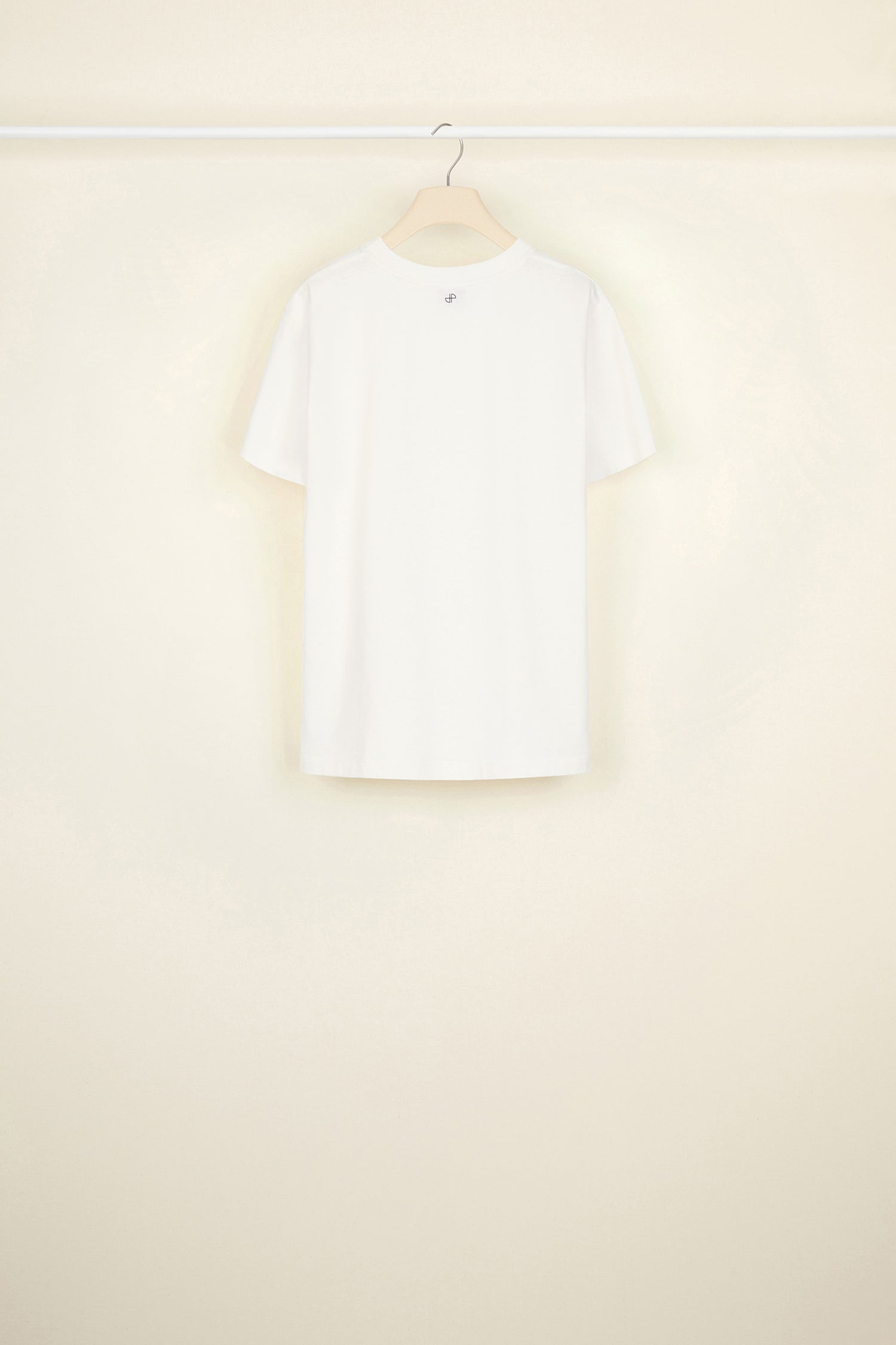 Patou - „Haut les coeurs“-T-Shirt aus Bio-Baumwolle - Haut Les Coeurs B - Die Kunst der Heiterkeit. Weißes T-Shirt aus Bio-Baumwolle mit Rundhalsausschnitt. Regular Fit. Von Wörterbüchern inspirierter Print vorne, Logo hinten.