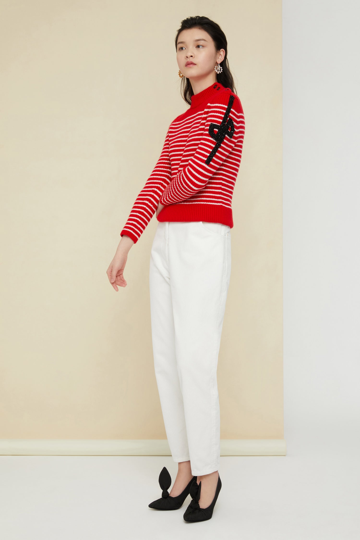 Patou - Corduroy carrot trousers - Pearl - A novel direction for everyday trousers.A new tapered silhouette in pearl white corduroy. Five-pocket style with gold-coloured hardware. Button and zip fastening at the front. Belt loops. Embroidered lettering logo and signature dart at the back.