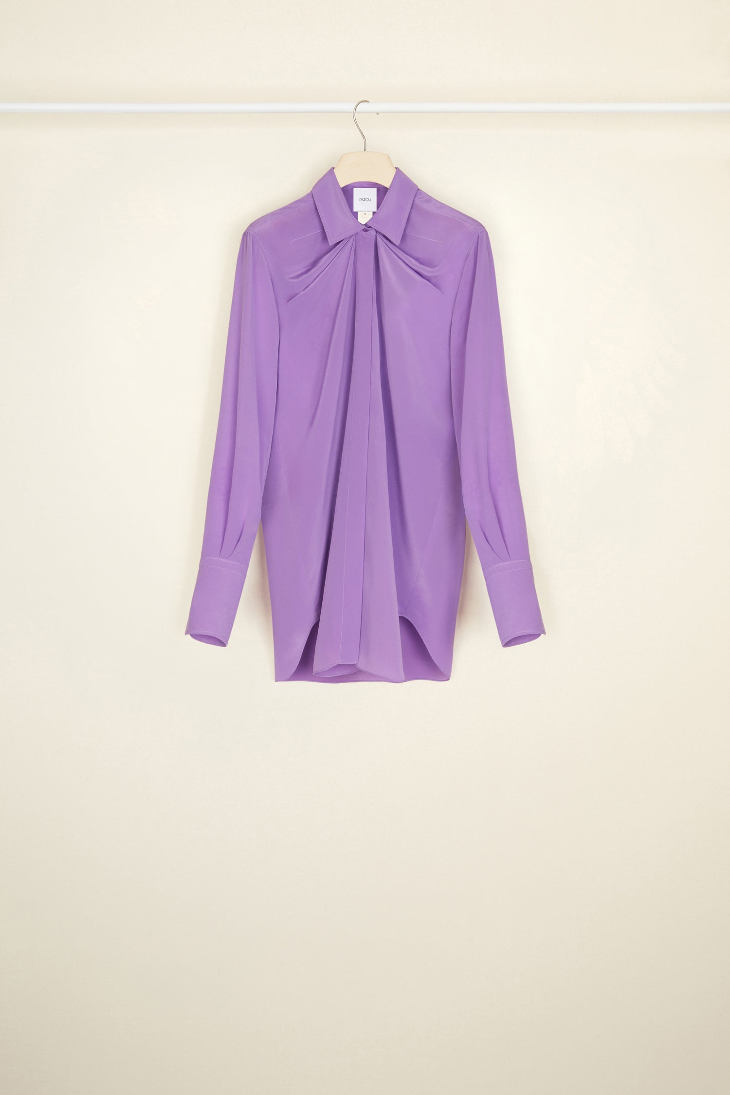 Patou - Iconic draped silk blouse - Amethyst - Silk that flows flawlessly: classic Patou!Amethyst purple silk crepe blouse. Longline draped silhouette with shirring at the neckline. Engraved gold-coloured buttons at the collar and cuffs ; concealed button fastening. Signature curved seam at the back.