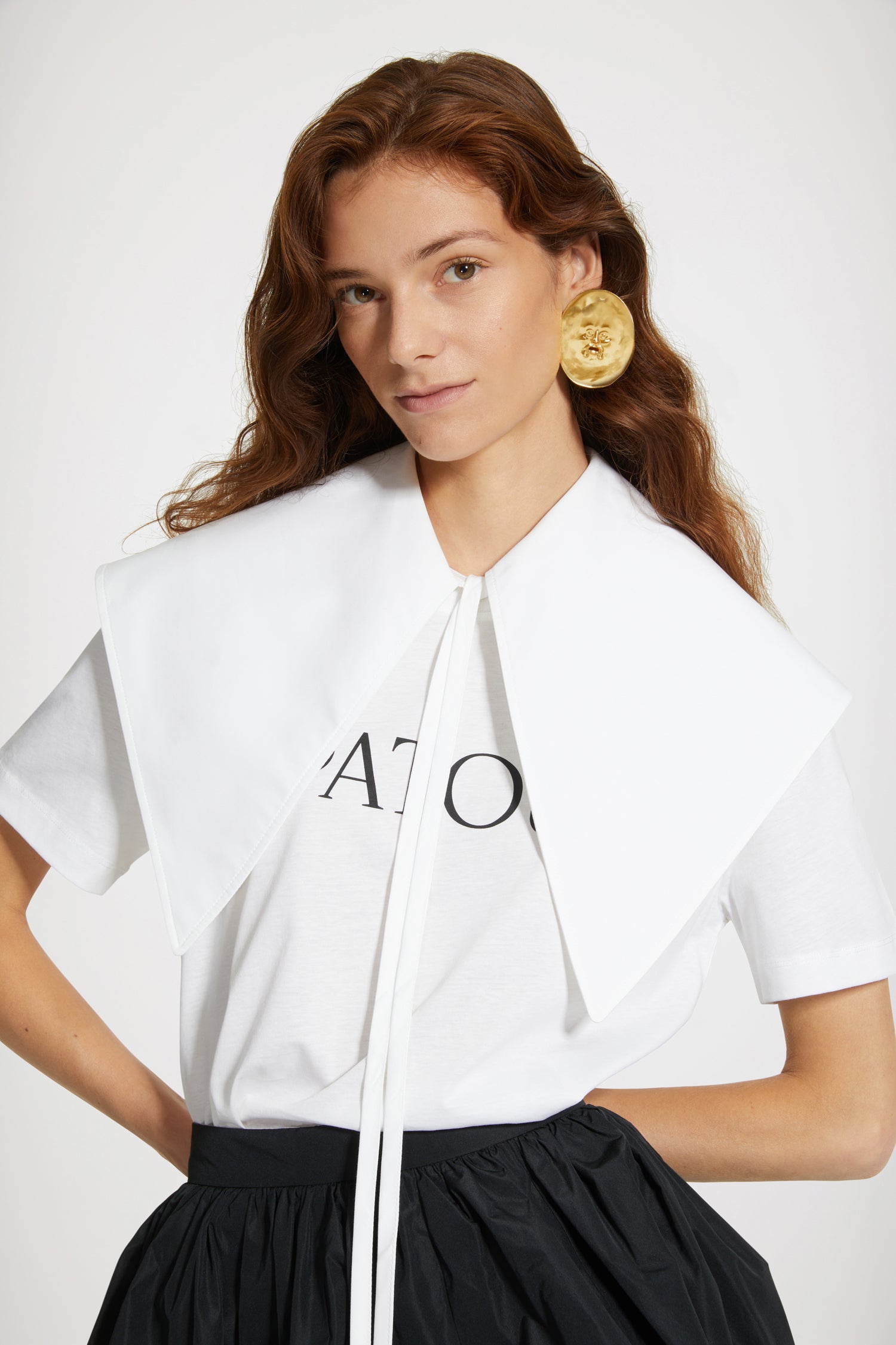 Patou - Collar in organic cotton poplin - White - A fresh finishing touch, a perfect Patou introduction.White organic cotton poplin collar. Embroidered JP monogram at the back. Fastens via long ties at the front.