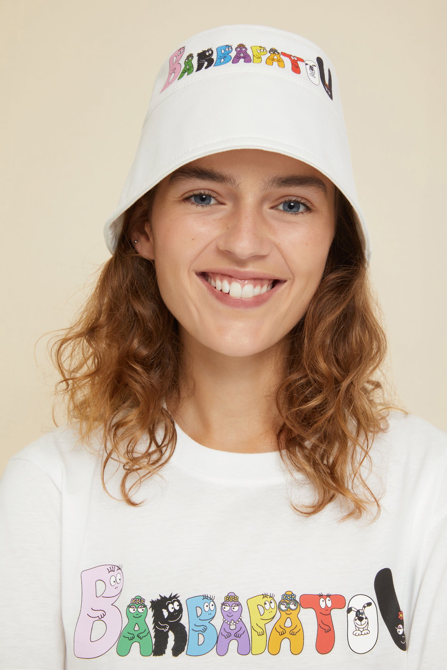 Patou - Barbapatou bucket hat in organic cotton - Barbapapa Family - Welcome to the Barbapatou family!White organic cotton bucket hat. Part of the Barbapatou capsule collection from a special collaboration with Barbapapa. Signature shape. Barbapatou printed in Barbapapa family letters at the front. Revisited JP monogram printed at the back. Comes in two sizes. Standard women's size: XS/S. Standard men's size: M/L.