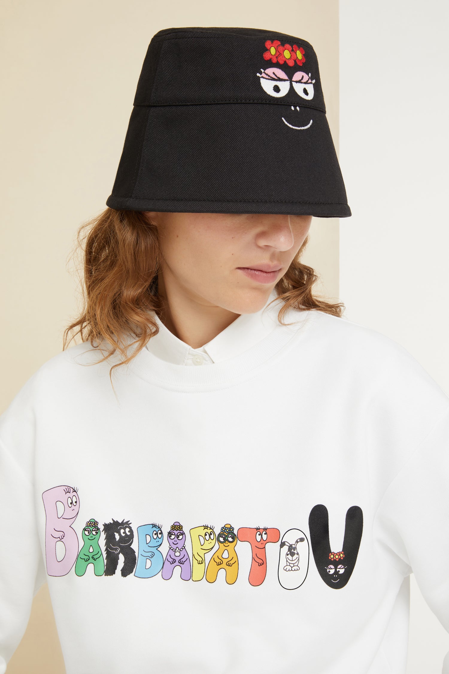 Patou - Barbamama bucket hat in organic cotton - Barbamama - Barbamama’s black as night.Black organic cotton bucket hat. Part of the Barbapatou capsule collection from a special collaboration with Barbapapa. Signature shape. Barbamama face embroidered at the front. Custom Patou logo embroidered at the back. Comes in two sizes. Standard women's size: XS/S. Standard men's size: M/L.